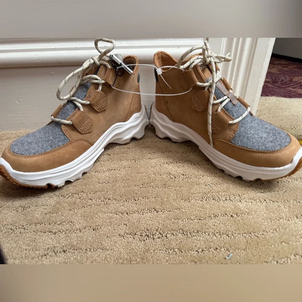 NWOT Sorel Women’s Kinetic Breakthru Caribou Waterproof Boot, Size 7.5 - Picture 7 of 7